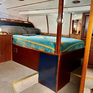  Hotel en barco Salidas En Barco
